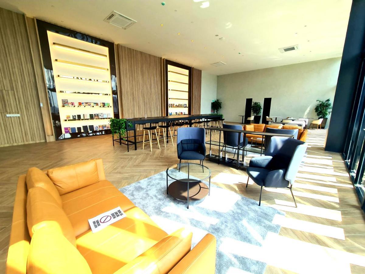 Beacon Executive Premium Suite George Town Exteriör bild